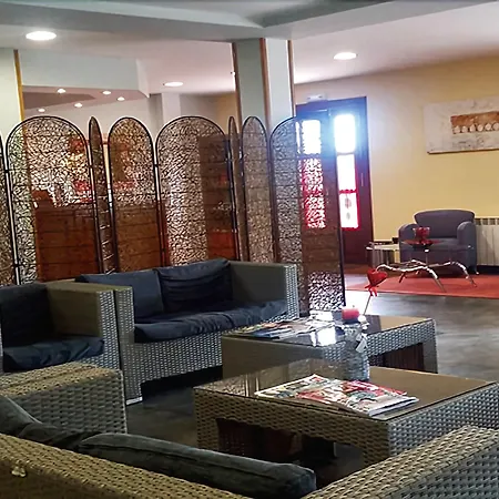 호텔 Puerta Del Oriente 트레글란다스