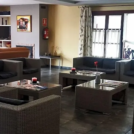 Puerta Del Oriente 호텔 3*