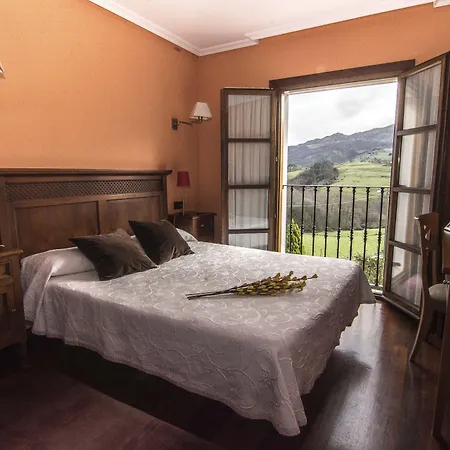 Puerta Del Oriente 호텔