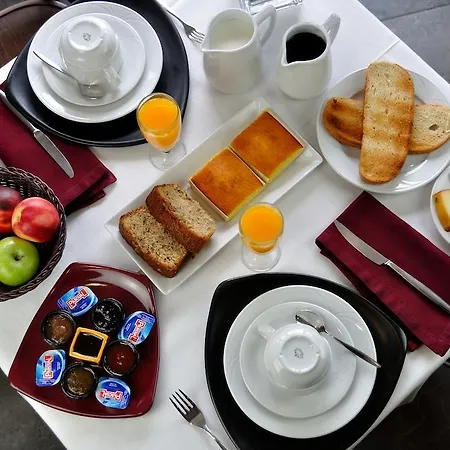 Hotel Puerta Del Oriente 3*