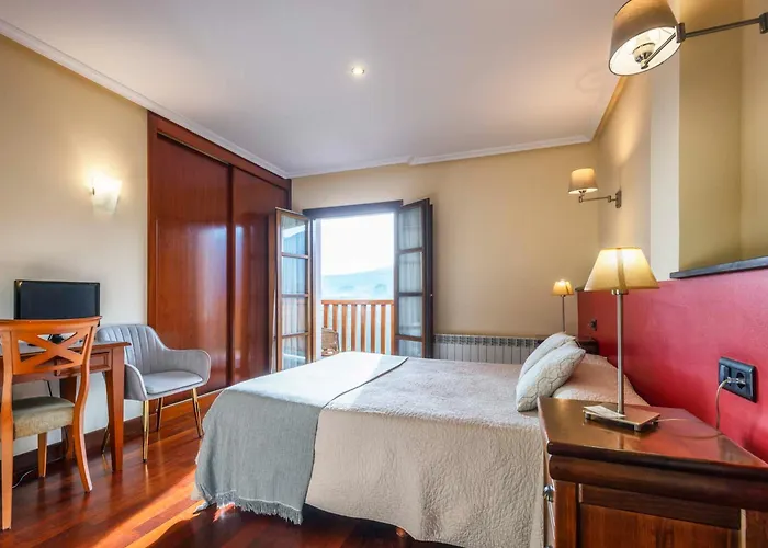 Hotel Puerta Del Oriente 3*