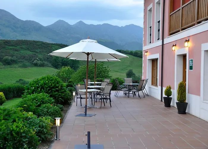 Hotel Puerta Del Oriente 3*