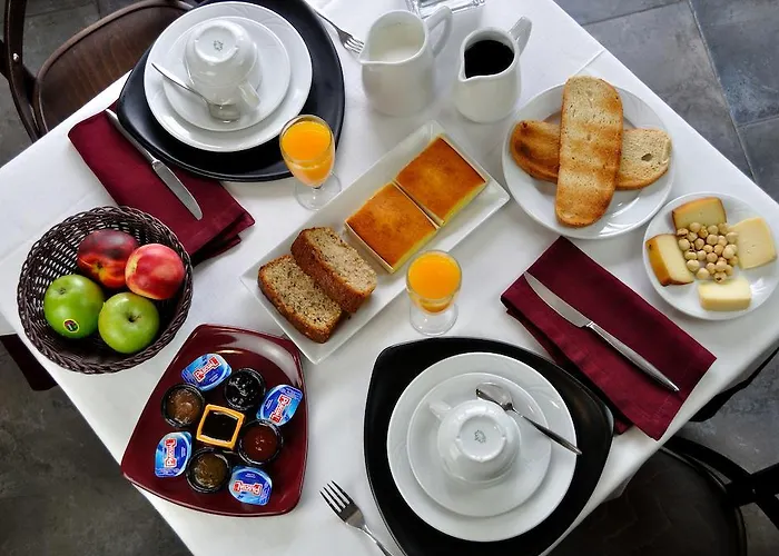 Hotel Puerta Del Oriente 3*